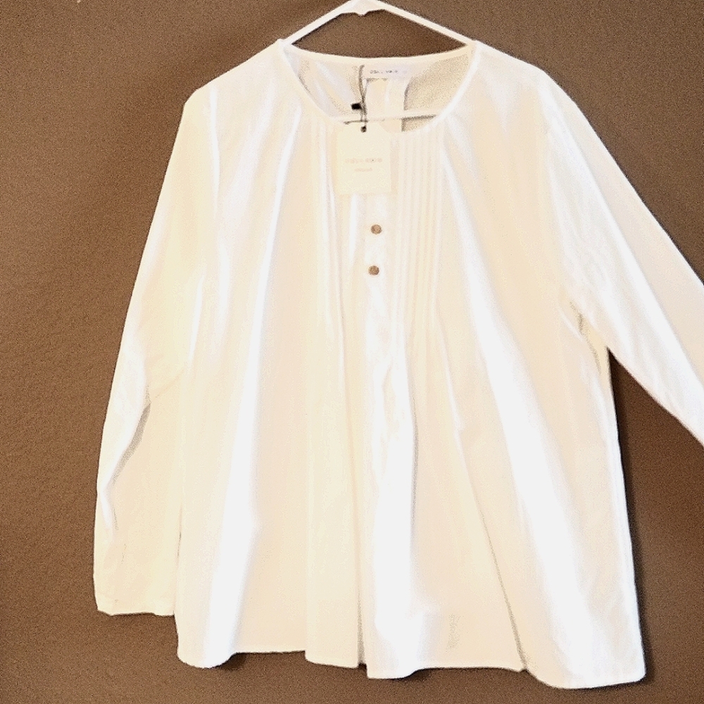 White Cellabie Pintuck Blouse, NWT